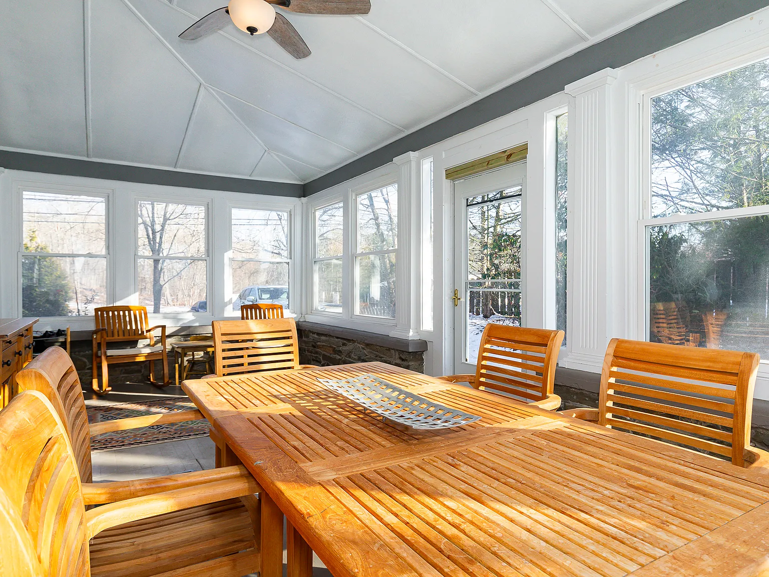 4 bed, 3200 sqft, $5,000 — Photo 2