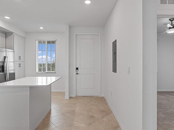 4th image of 12180 Wellen Golf St #305