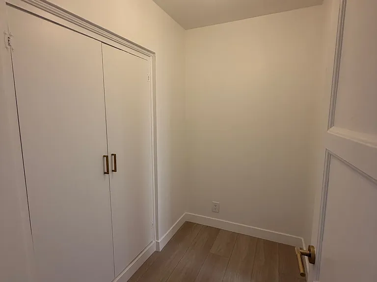 421 N Doheny Dr #4 — Photo 14