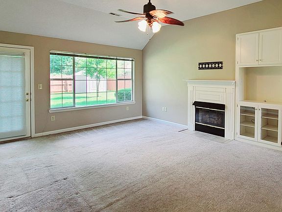 3rd image of 108 Park Meadow Dr
