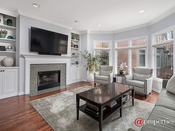 3rd image of 1351 W Altgeld St #6