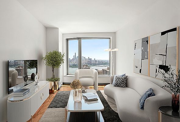 1st image of 8 Spruce St APT 11L