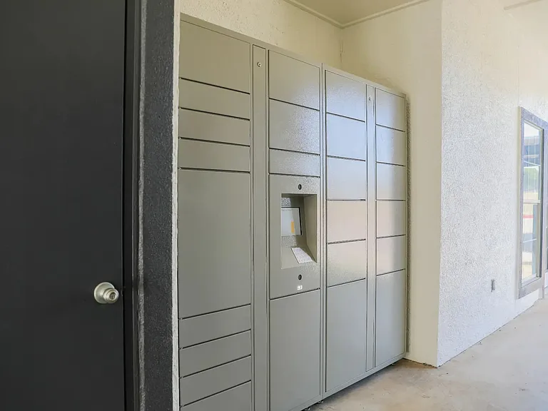 9th Street Apartments — Photo 34