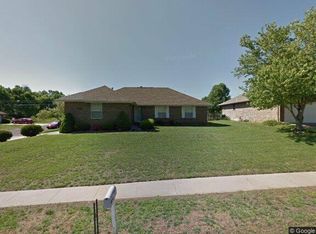 2950 W Village Ter, Springfield, MO 65810