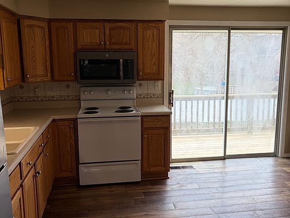 3rd image of 917 E Willcox Ave