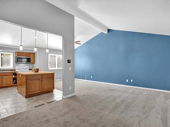 4th image of 3754 S Walden Way