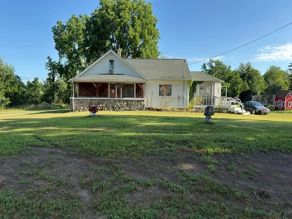 34778 36th Ave, Paw Paw, MI 49079
