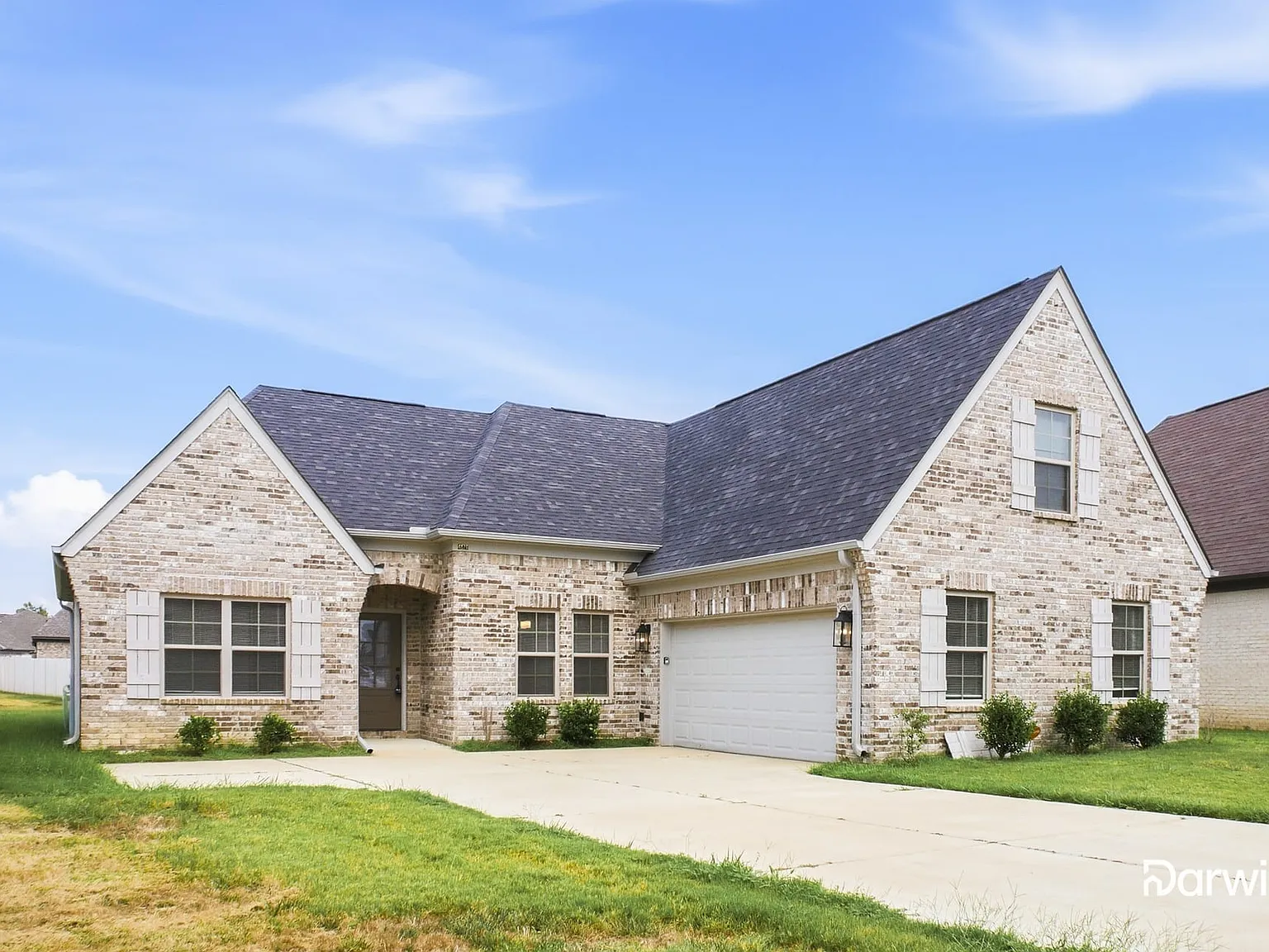 4 bed, 2.5 bath, 2115 sqft, $2,060 — Photo 2