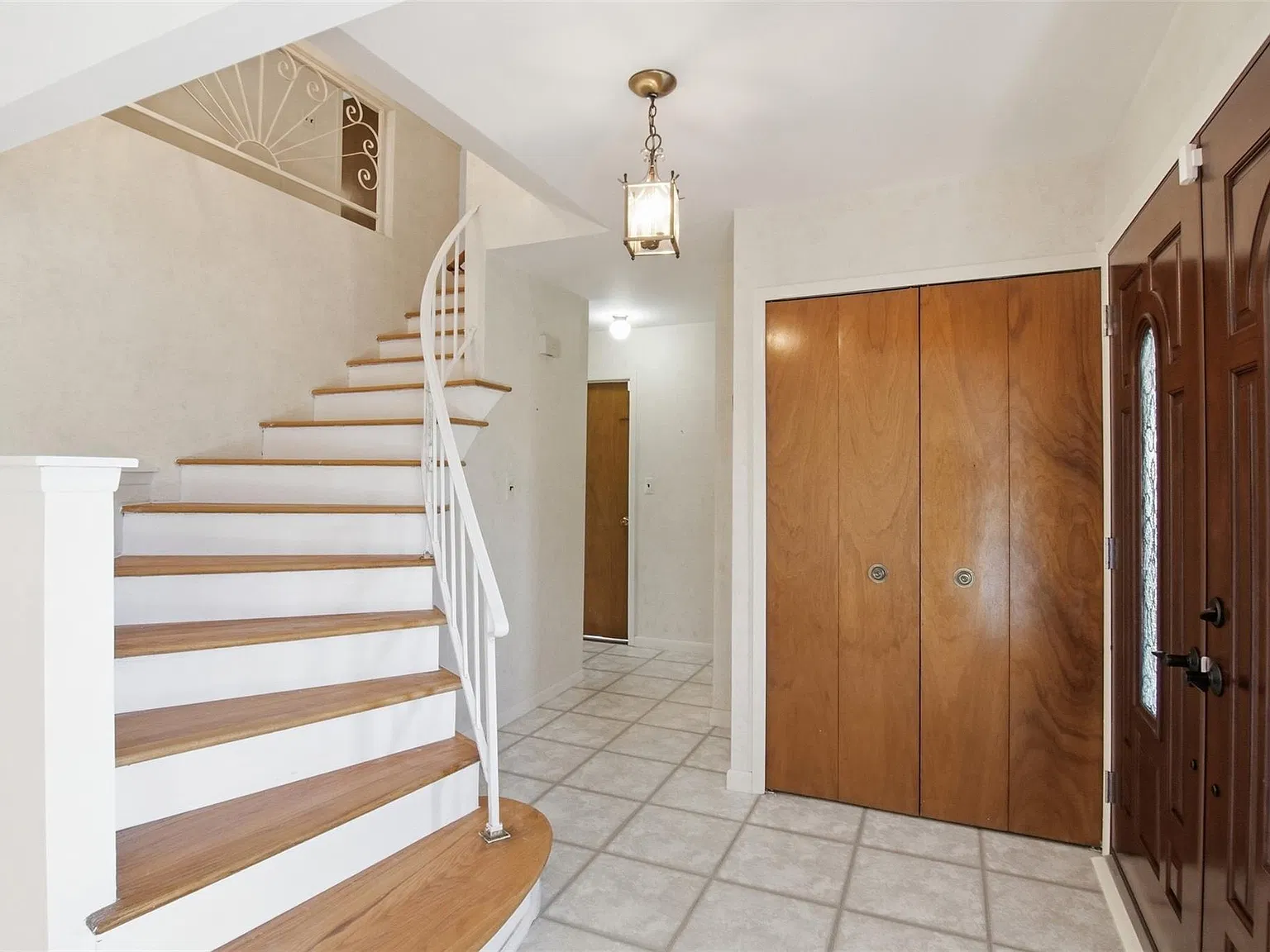 3 bed, 2.5 bath, 2016 sqft, $2,800 — Photo 3