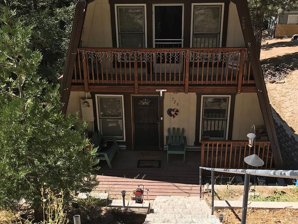 1st image of 728 Dahlia Dr