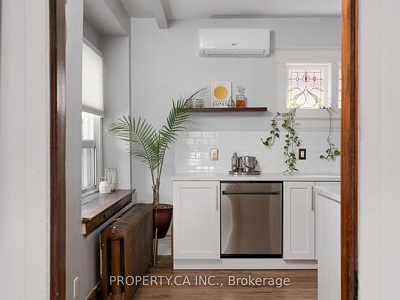 3rd image of 9 Fairview Ave