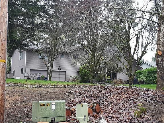 2nd image of 341 E Lake Forest Dr