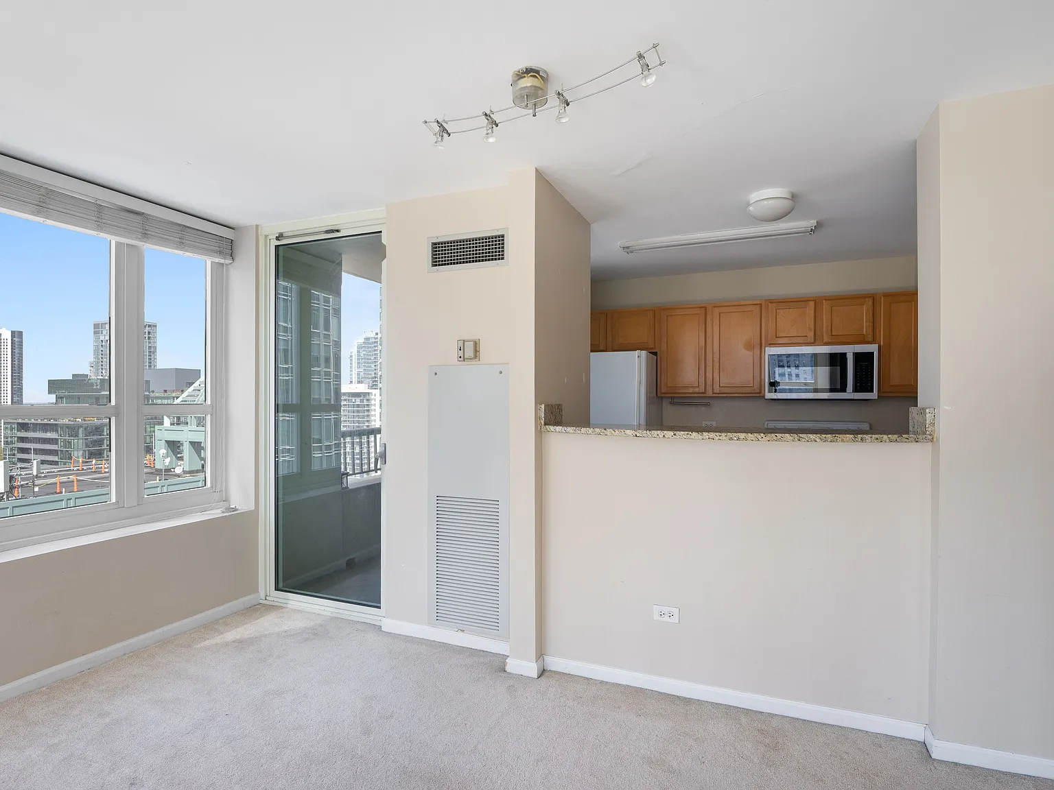 1 bed, 800 sqft, $2,495 — Photo 3
