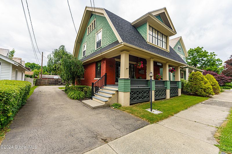 3rd image of 109 N 4th Avenue