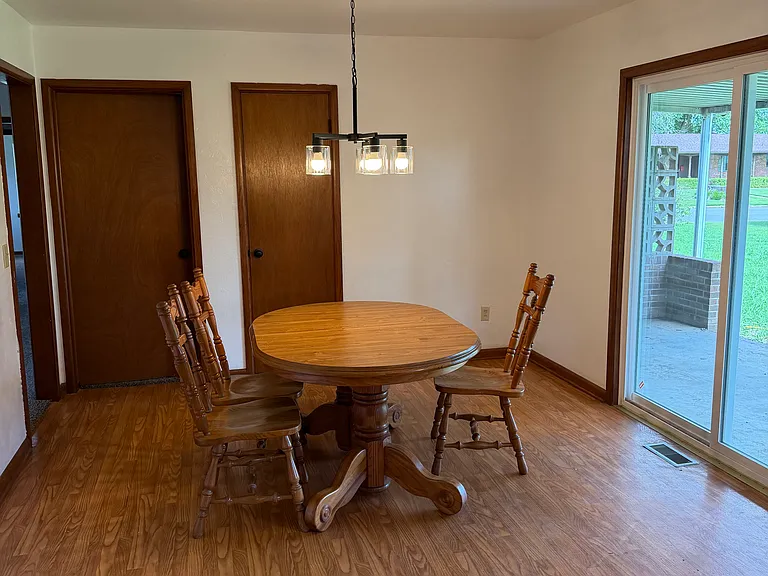 702 E Ida Ave — Photo 8