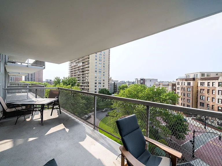 6050 Boulevard East #6D — Photo 17