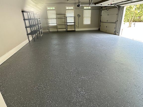 4th image of 602 Richmond Pl