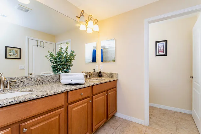 Bathroom 1: Master bath upstairs