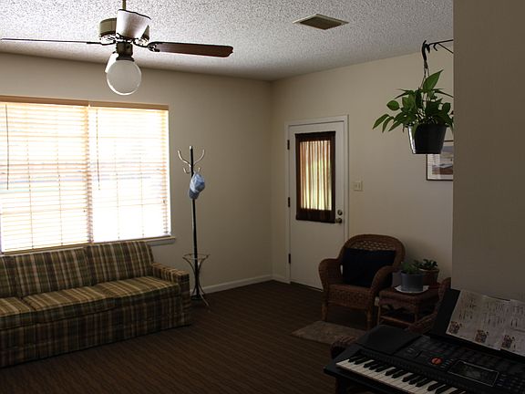 2nd image of 1325 Julia St