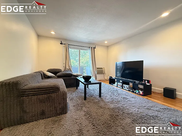 15 Euston Rd #19A — Photo 6