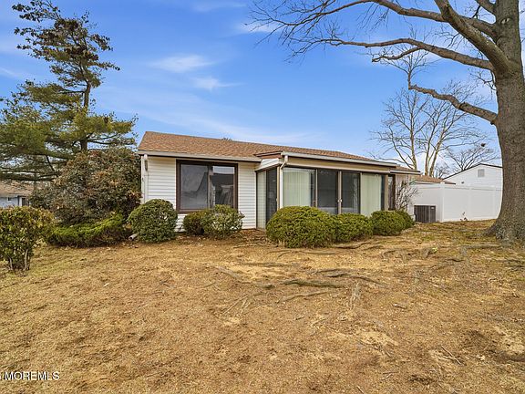 3rd image of 96 Salix Plaza #96C
