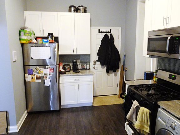 2nd image of 1300 N Greenview Ave #1W