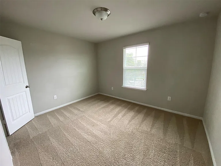 2205 Bettylou Ln — Photo 8