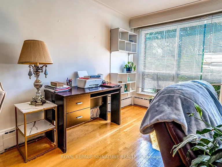 138 Woburn Ave — Photo 13