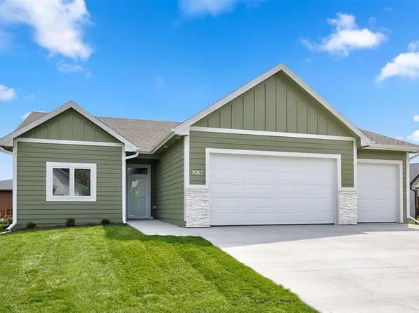 9067 Tatum Dr, West Des Moines, IA 50266