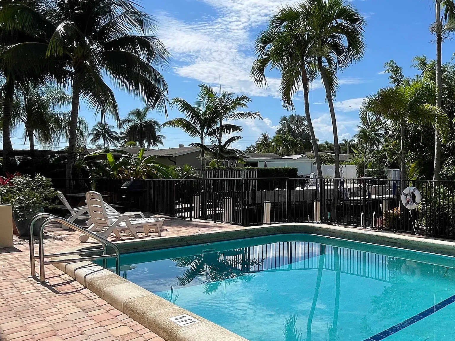 2 bed, 2.0 bath, 750 sqft, $1,900 — Photo 2