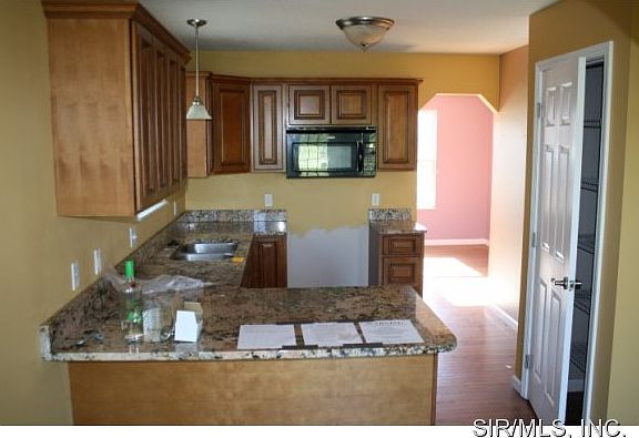 4th image of 3707 Justine Dr