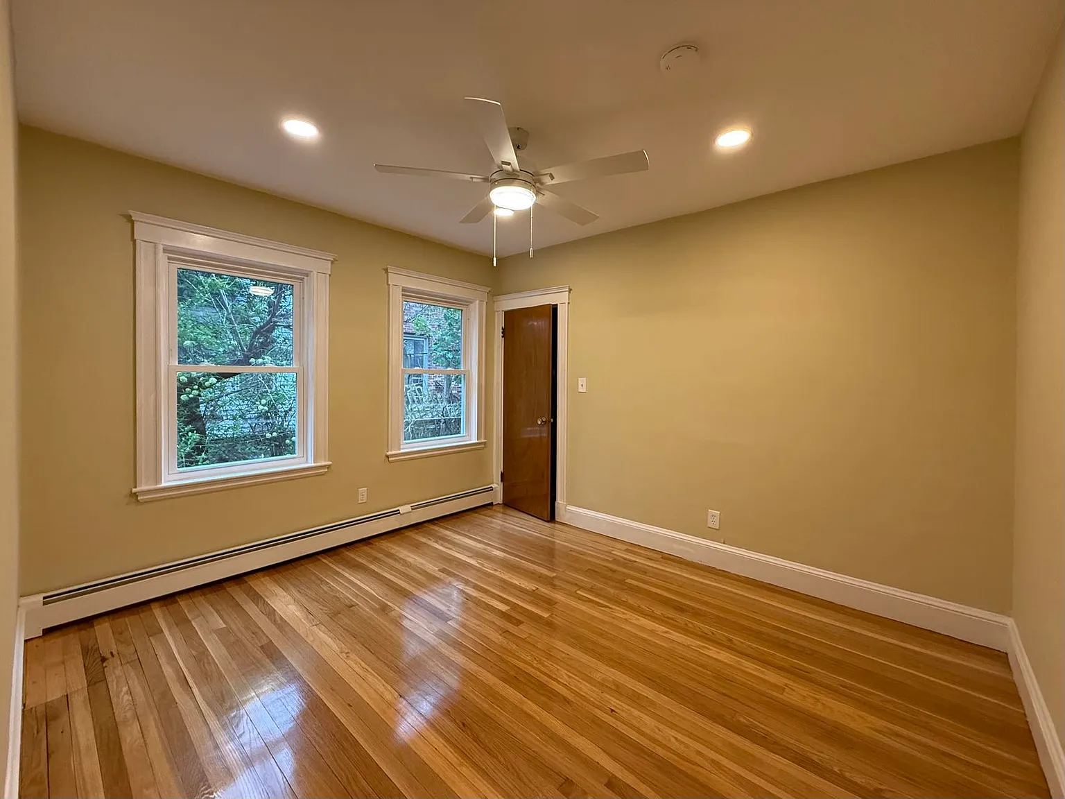 2 bed, 1069 sqft, $3,000 — Photo 4