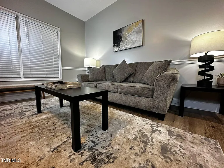 169 E Grand Ave #402 — Photo 12
