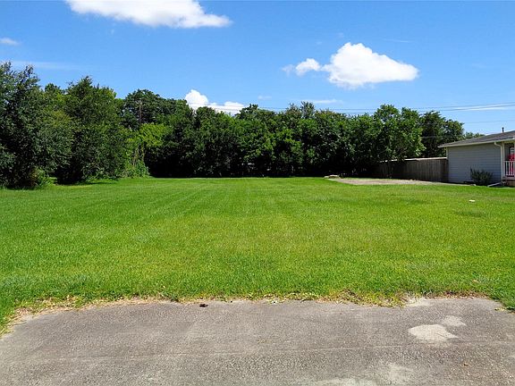 5th image of 2418 25th Ave N Lot 3