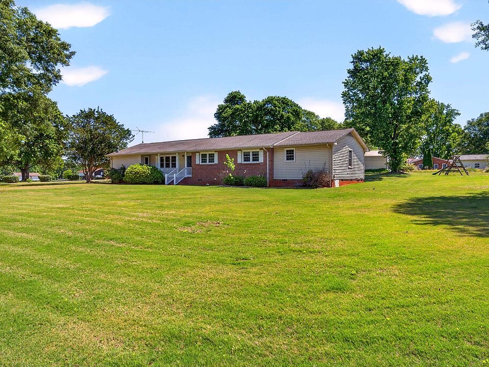 1st image of 111 Highland Acres Dr