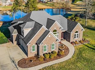 7500 Bethel View Ct, Oak Ridge, NC 27310