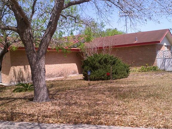 3rd image of 521 Vista Dr