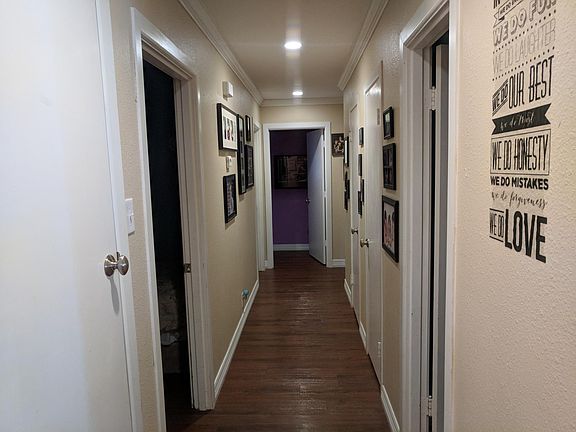 Wide hallway (4ft) for EASY furniture movement