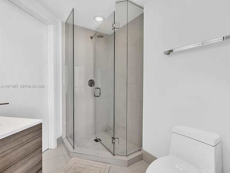 121 NE 34th St #2016 — Photo 40