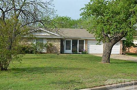 2nd image of 2516 SE 5 1/2 St