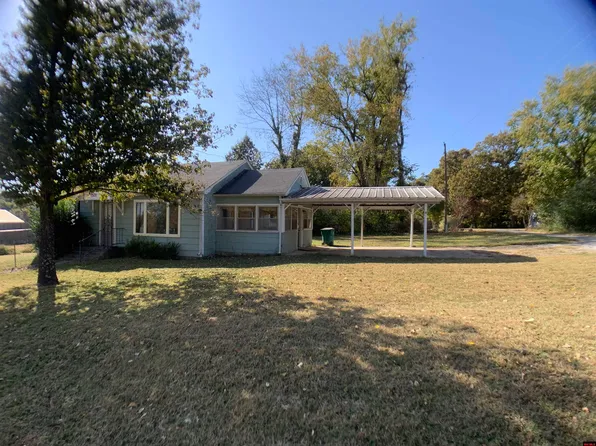 1501 Red Bud Ave, Bull Shoals, AR 72619