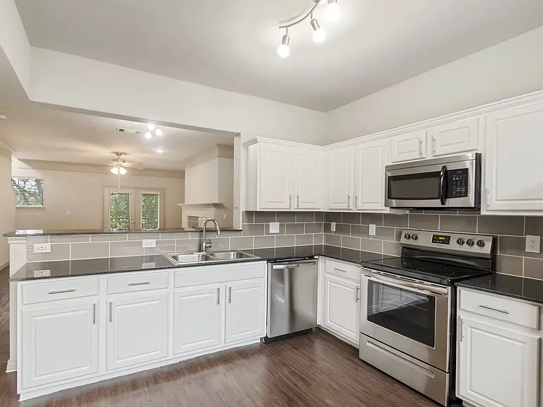 13905 Montfort Dr — Photo 5