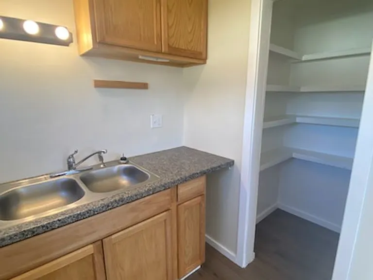 83650 N Pacific Hwy #4 — Photo 4