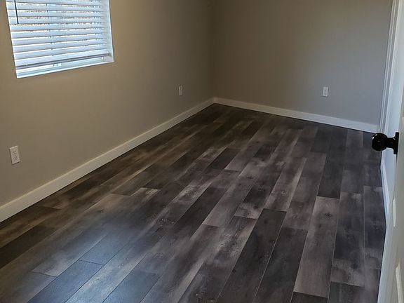 3rd image of 612 NE Santiam Blvd #1B
