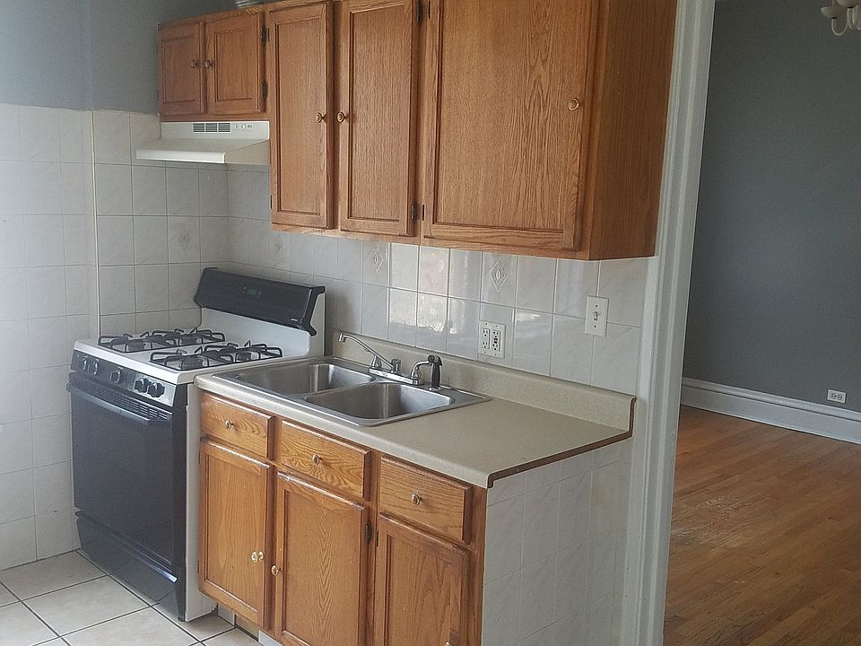 1st image of 2252 N Western Ave #2