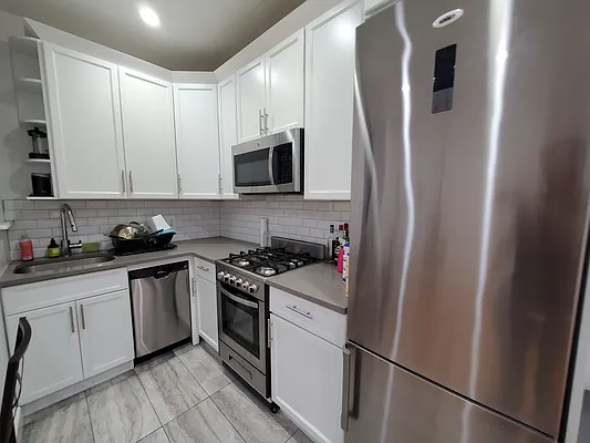 Rented by Compass | media 25