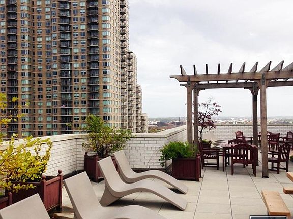 3rd image of 340 E 34th St APT 3C