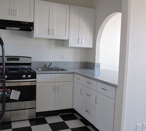 3rd image of 346 N Vermont Ave APT 402