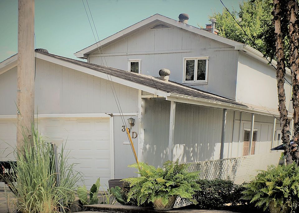 39 D Lakefront Home