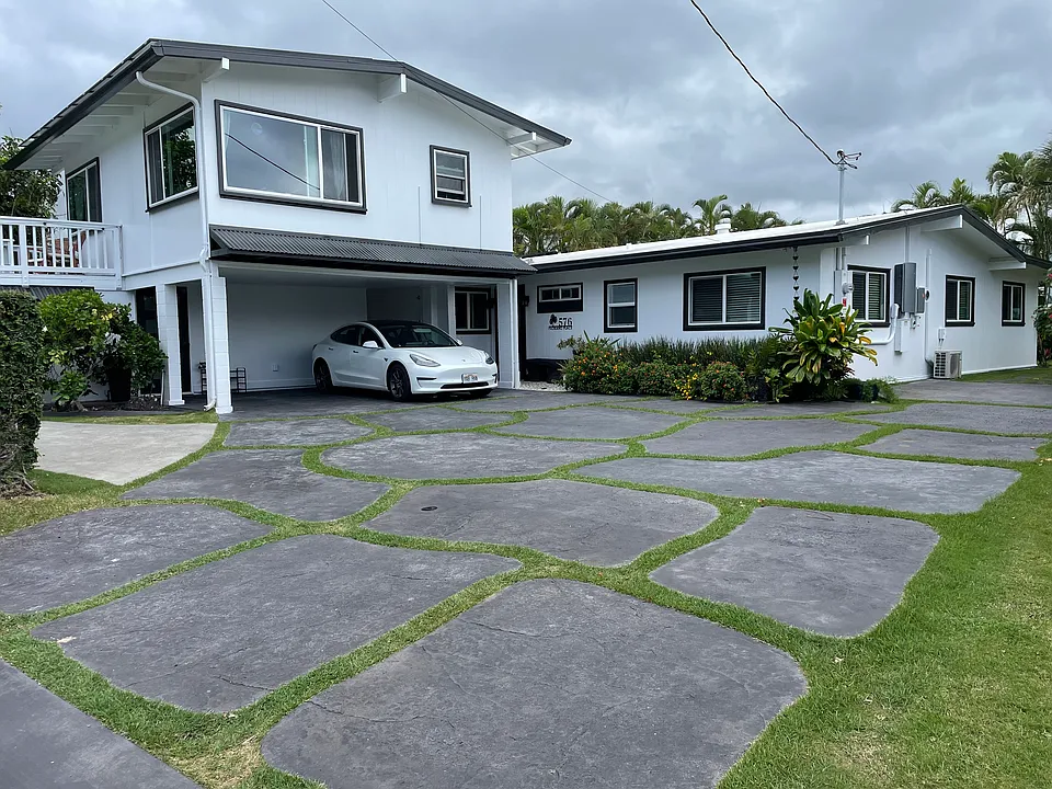 576 Paokano Pl
